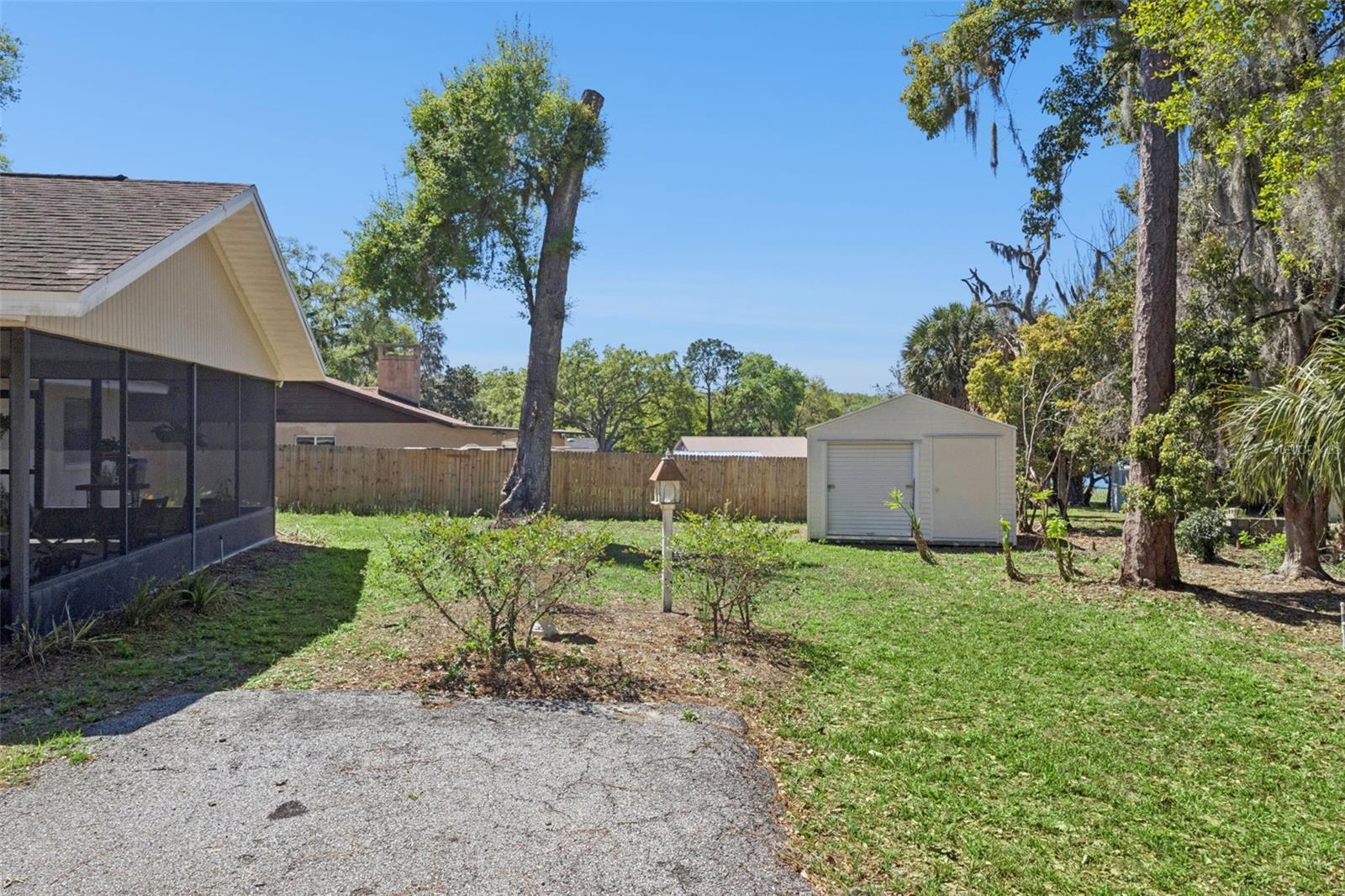 FRUITLAND PARK - Residential