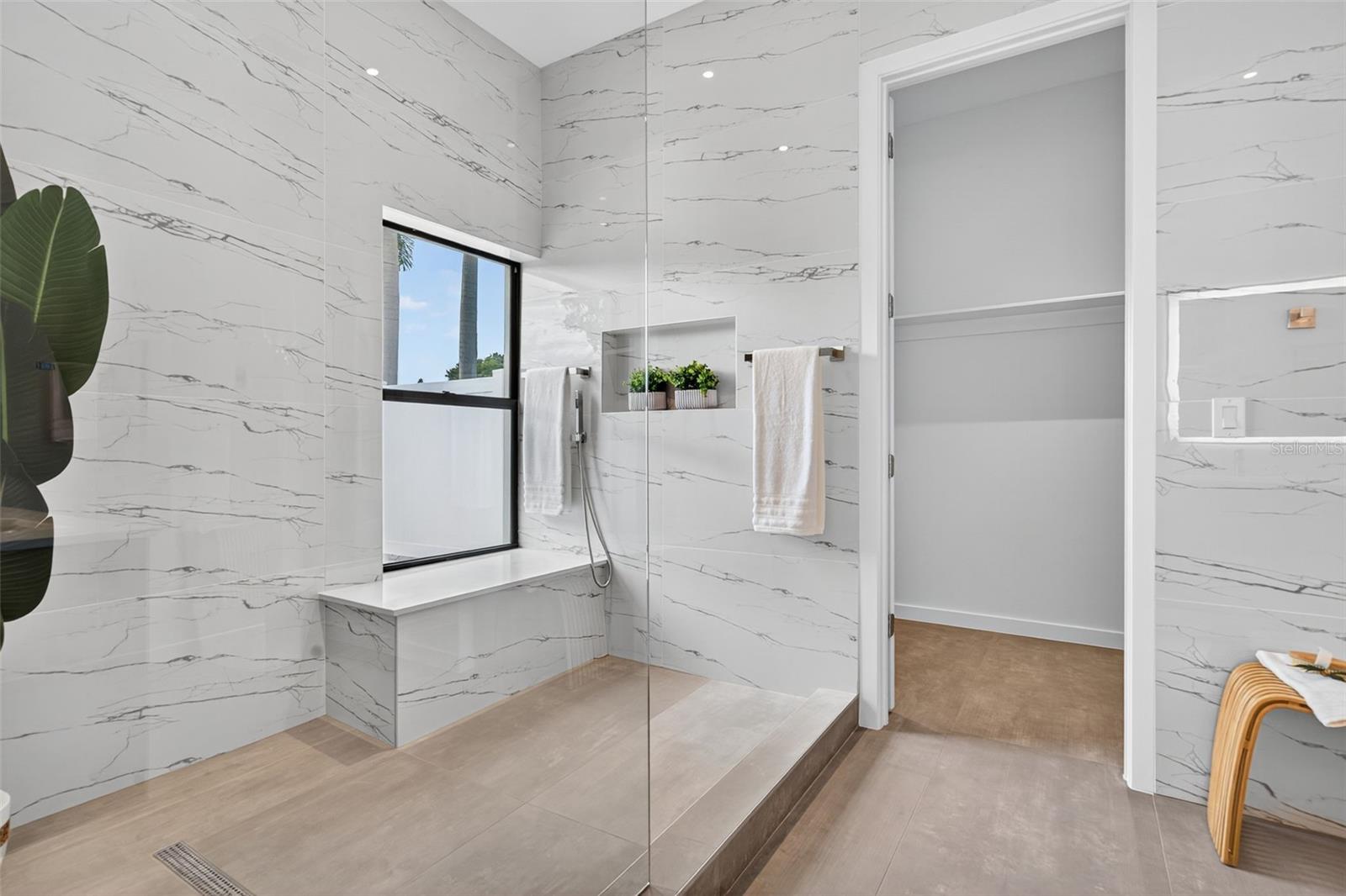 SOUTH GATE - Residential