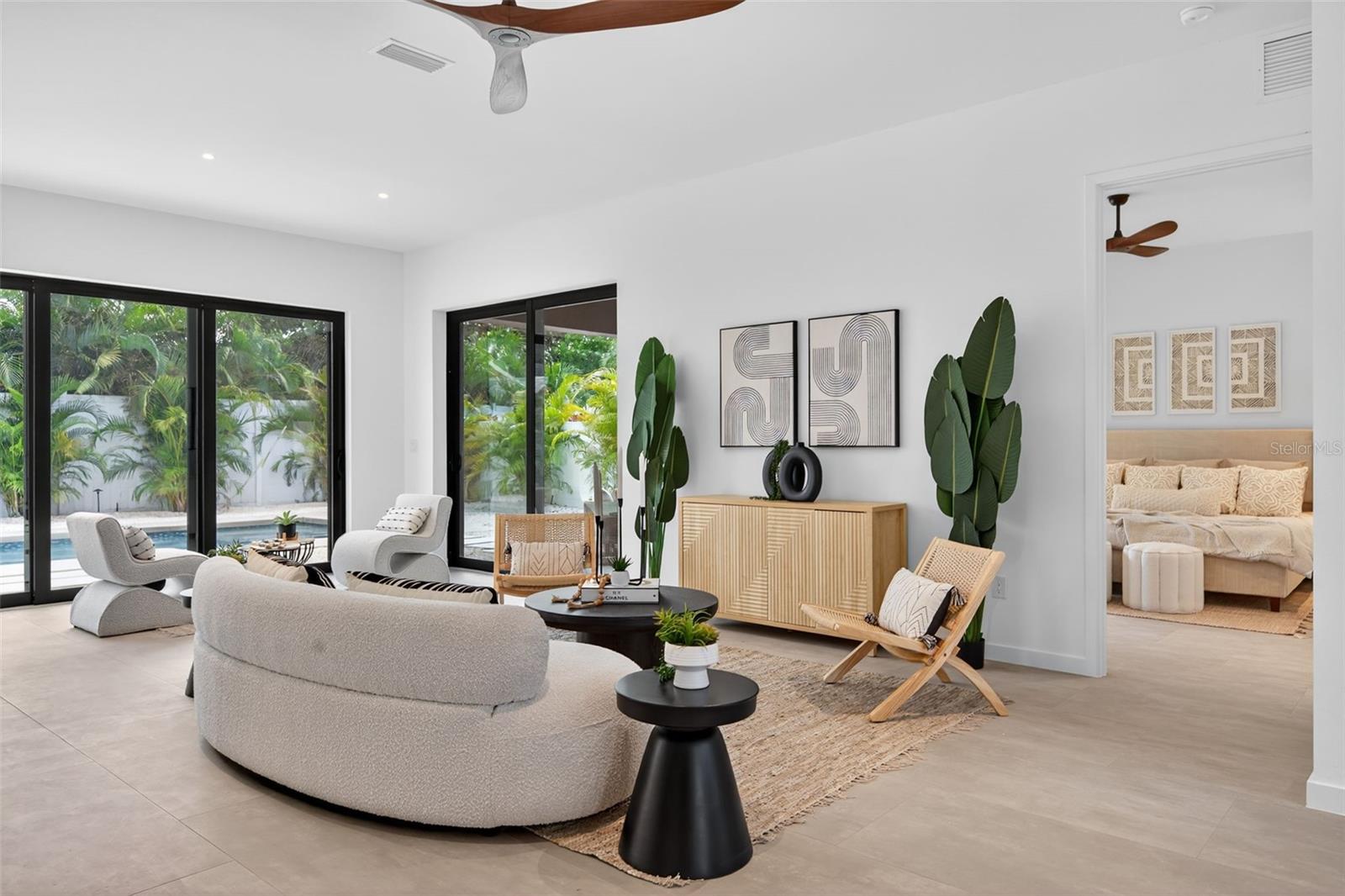 SOUTH GATE - Residential