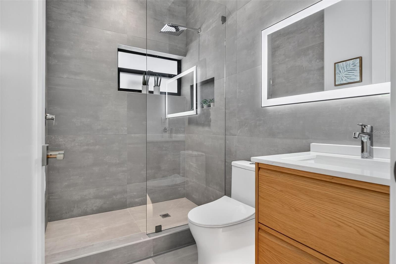 SOUTH GATE - Residential