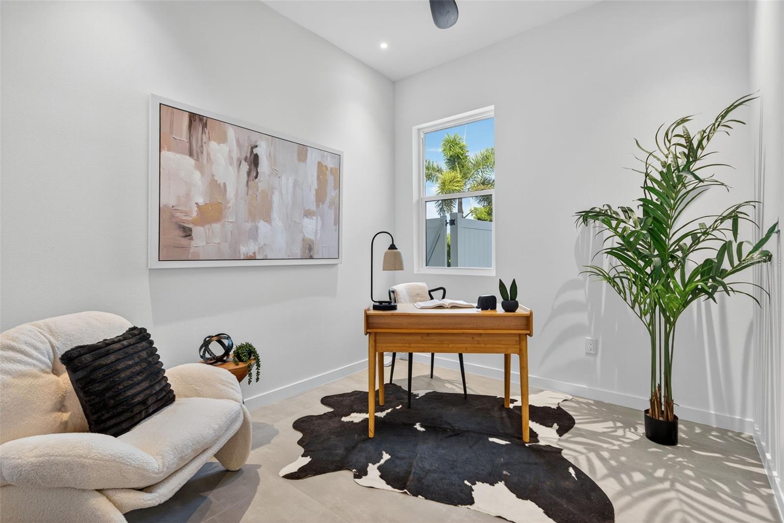 SOUTH GATE - Residential