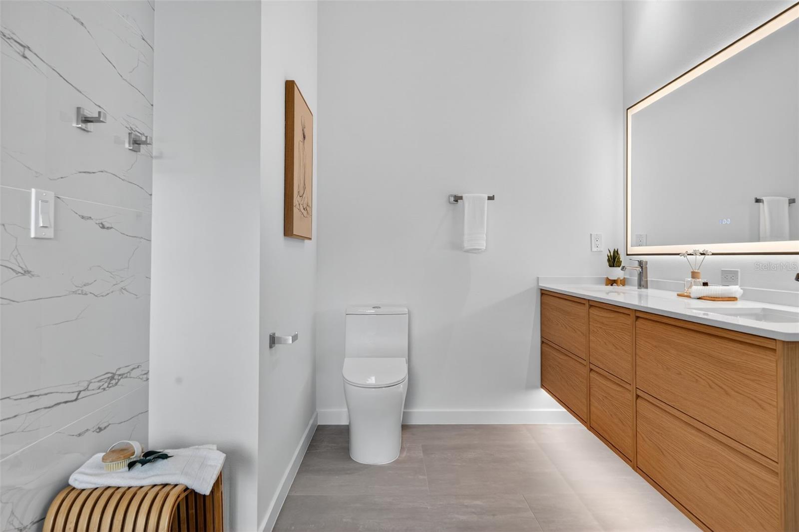 SOUTH GATE - Residential