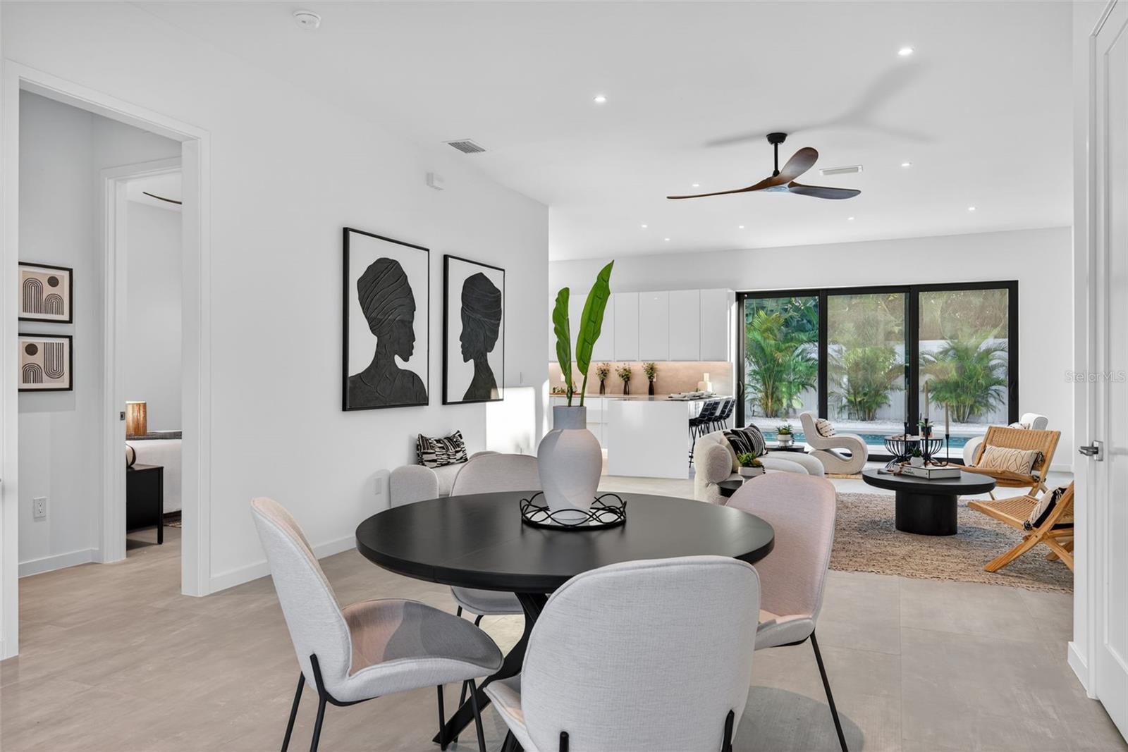 SOUTH GATE - Residential