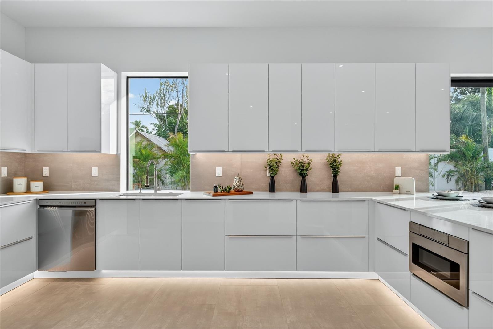 SOUTH GATE - Residential