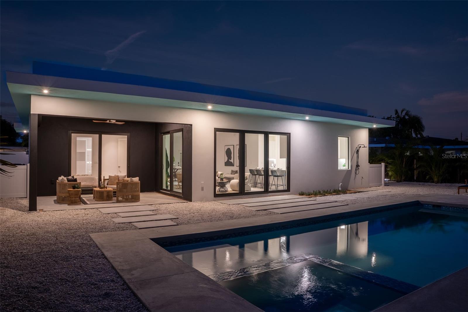 SOUTH GATE - Residential