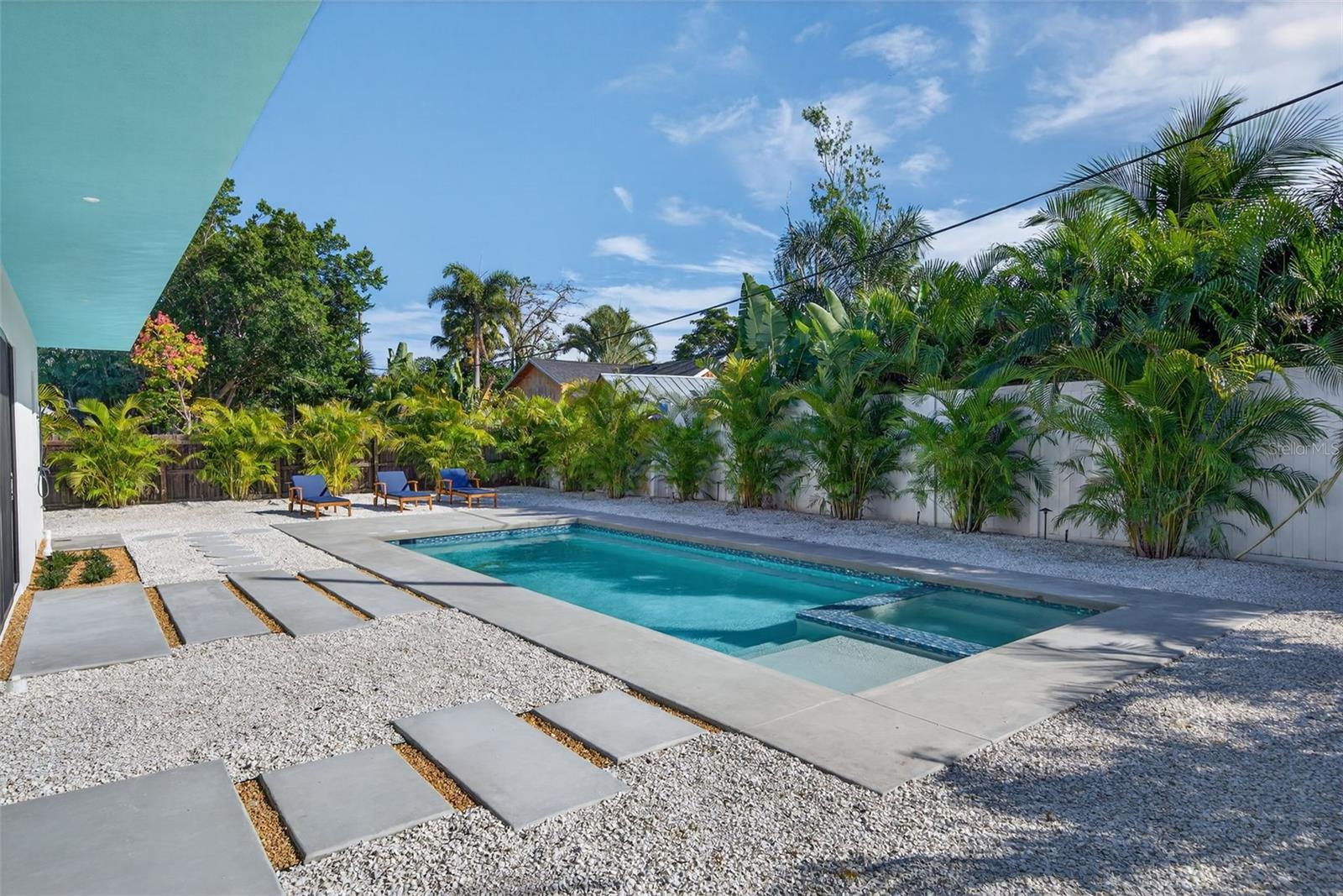 SOUTH GATE - Residential