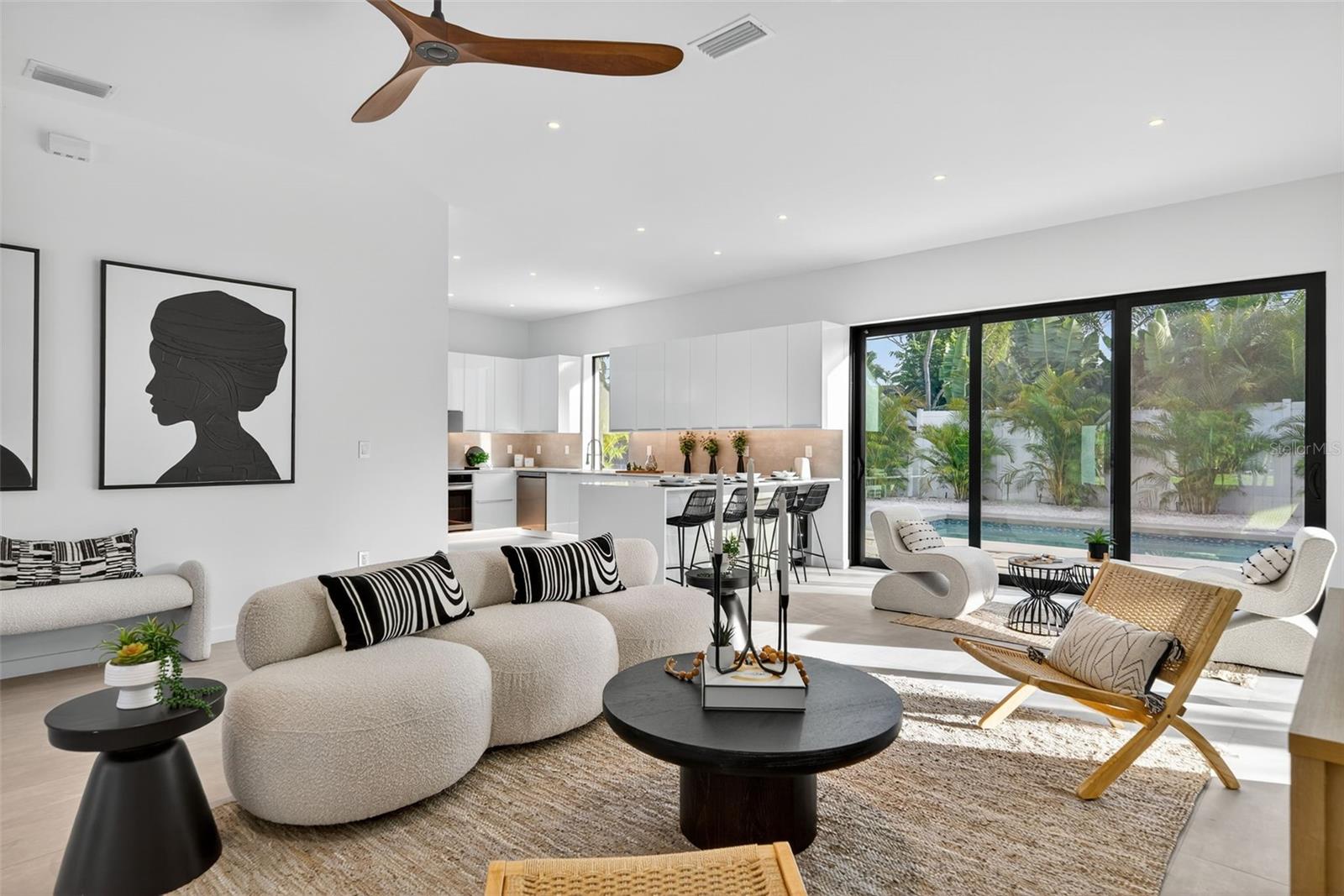 SOUTH GATE - Residential