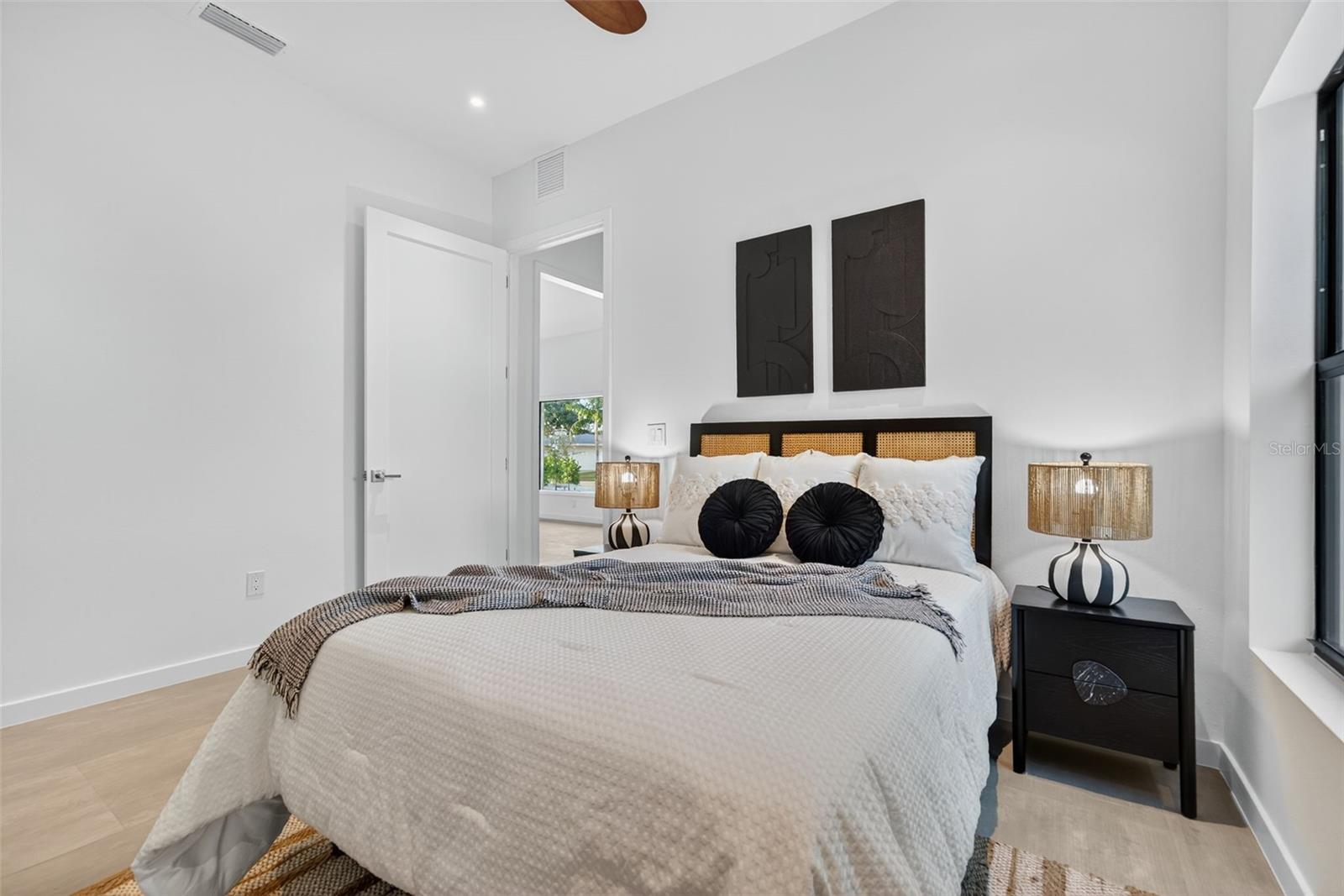 SOUTH GATE - Residential