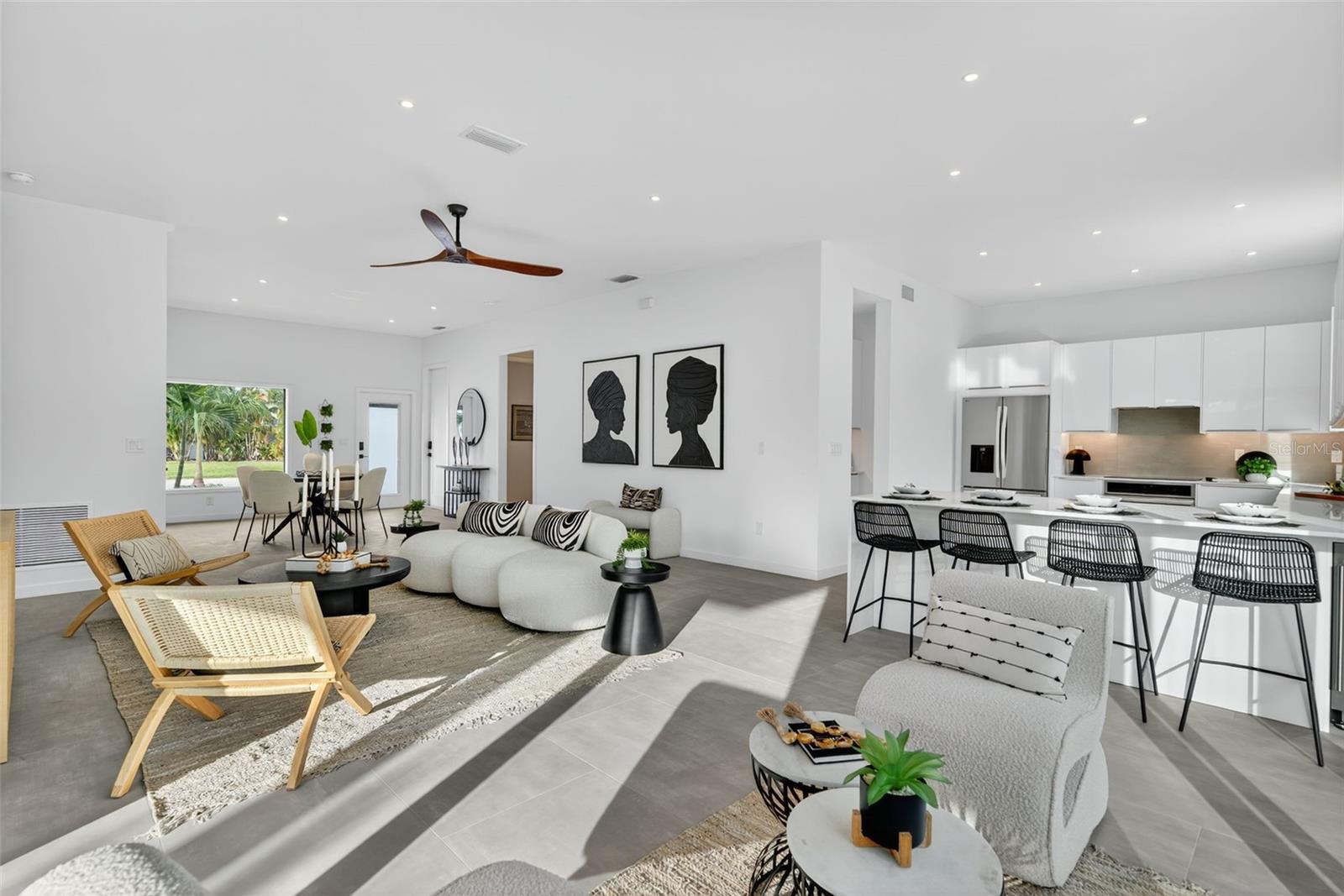 SOUTH GATE - Residential