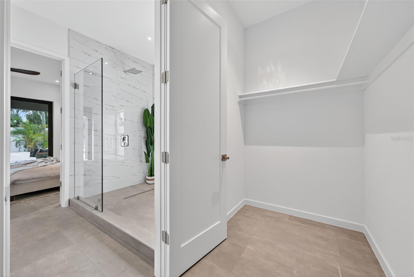 SOUTH GATE - Residential