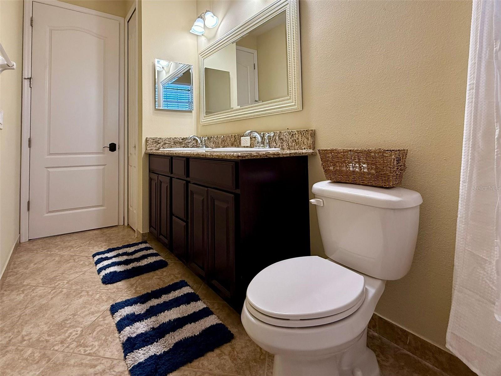 EAGLE CRK PH 01C-VLG D - Residential Lease