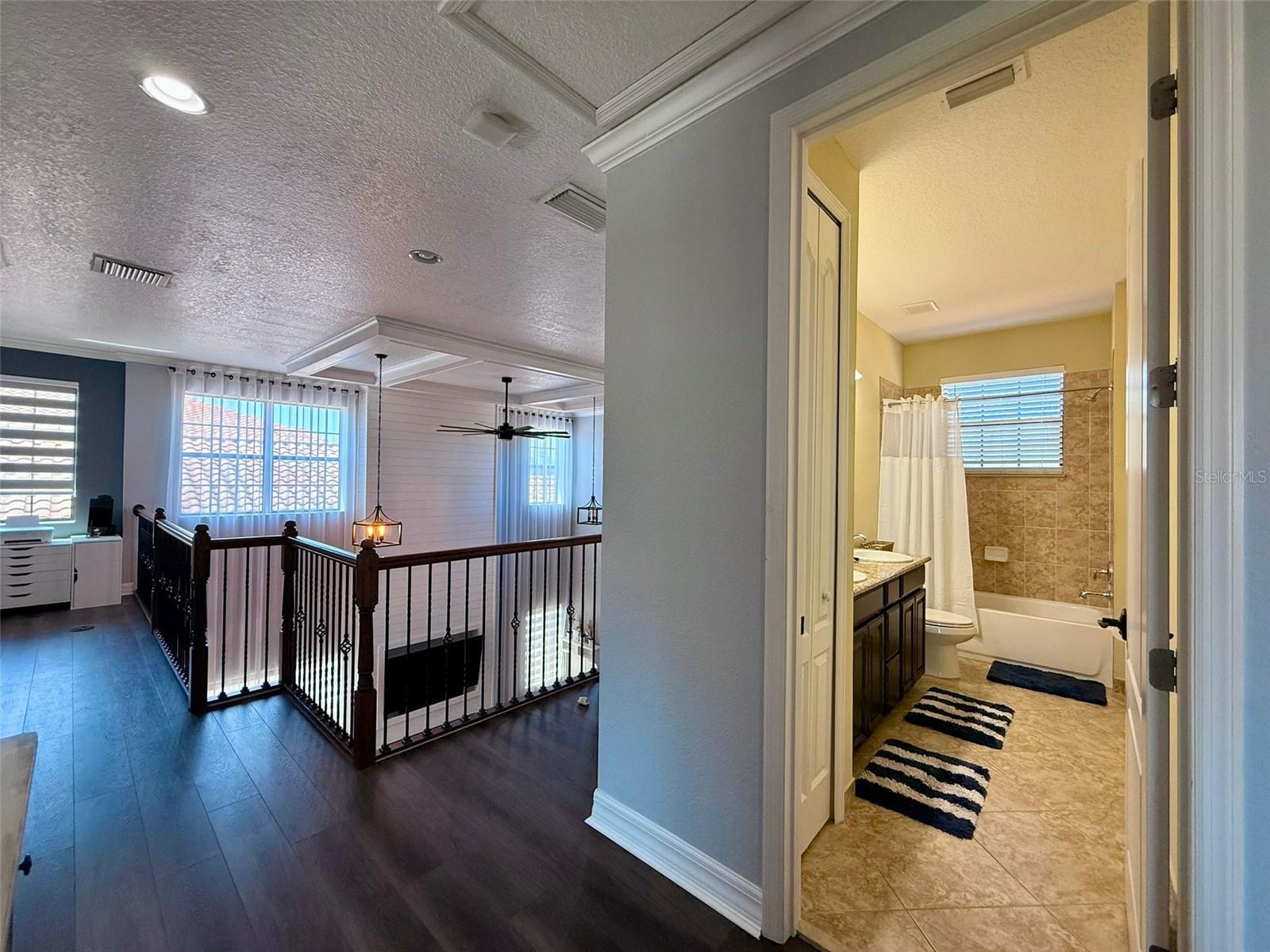 EAGLE CRK PH 01C-VLG D - Residential Lease