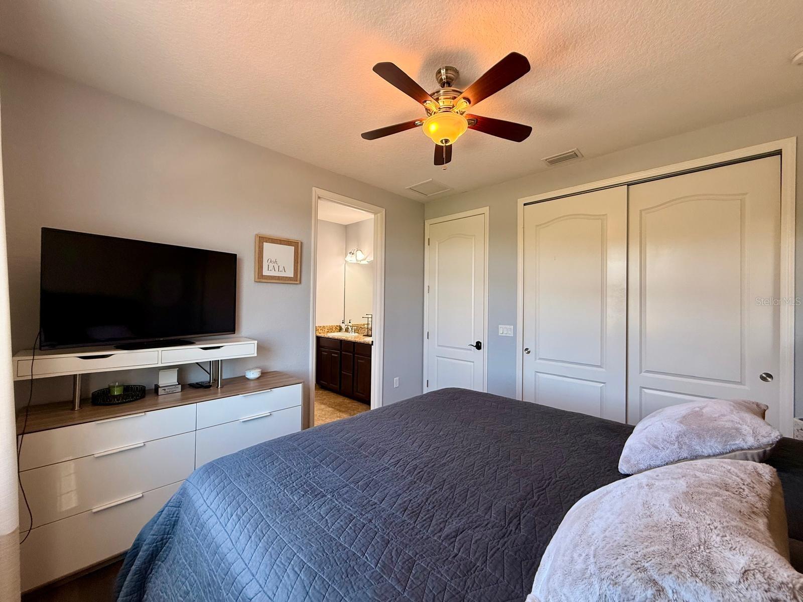 EAGLE CRK PH 01C-VLG D - Residential Lease