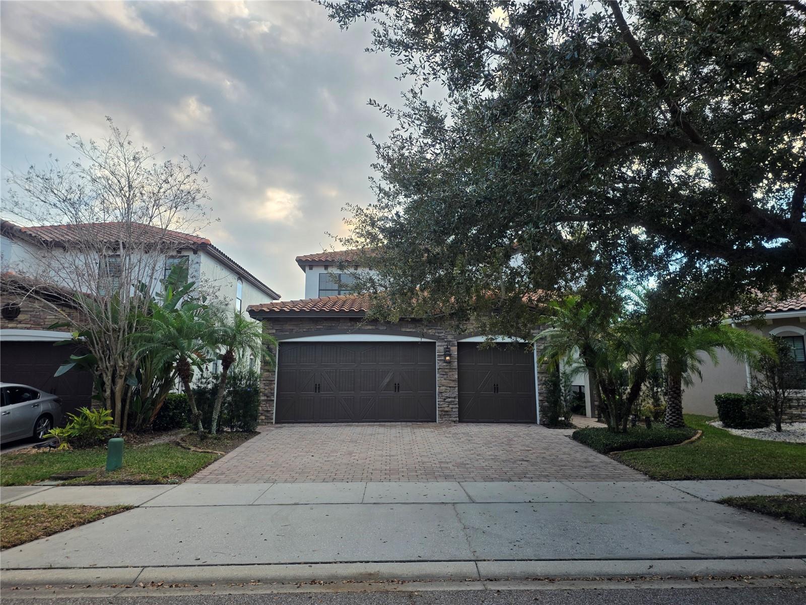 EAGLE CRK PH 01C-VLG D - Residential Lease