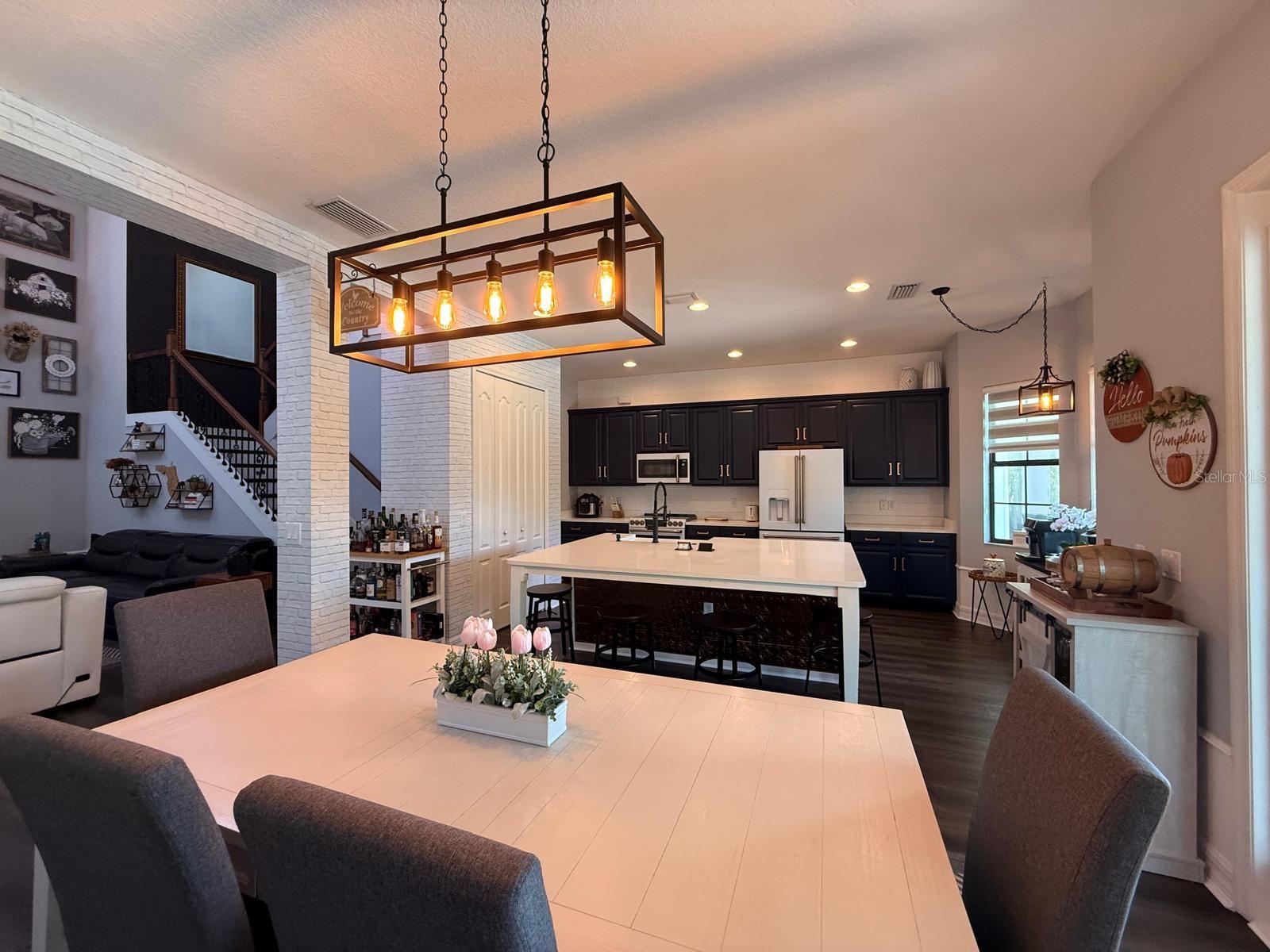 EAGLE CRK PH 01C-VLG D - Residential Lease