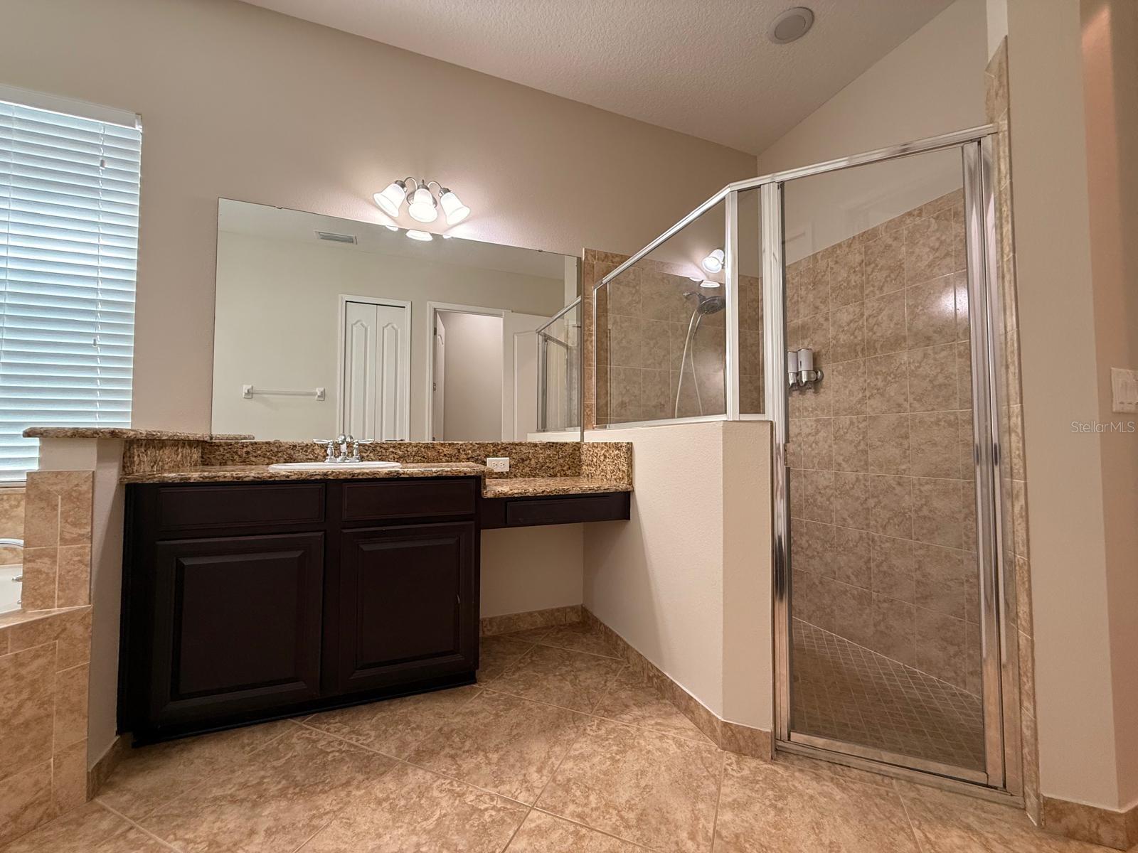 EAGLE CRK PH 01C-VLG D - Residential Lease