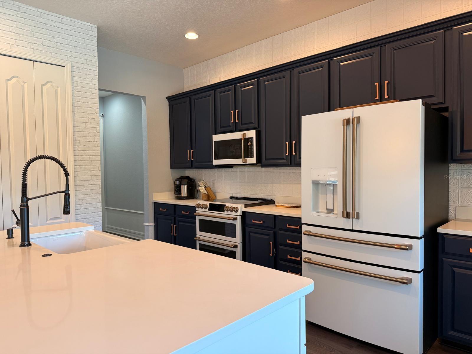 EAGLE CRK PH 01C-VLG D - Residential Lease