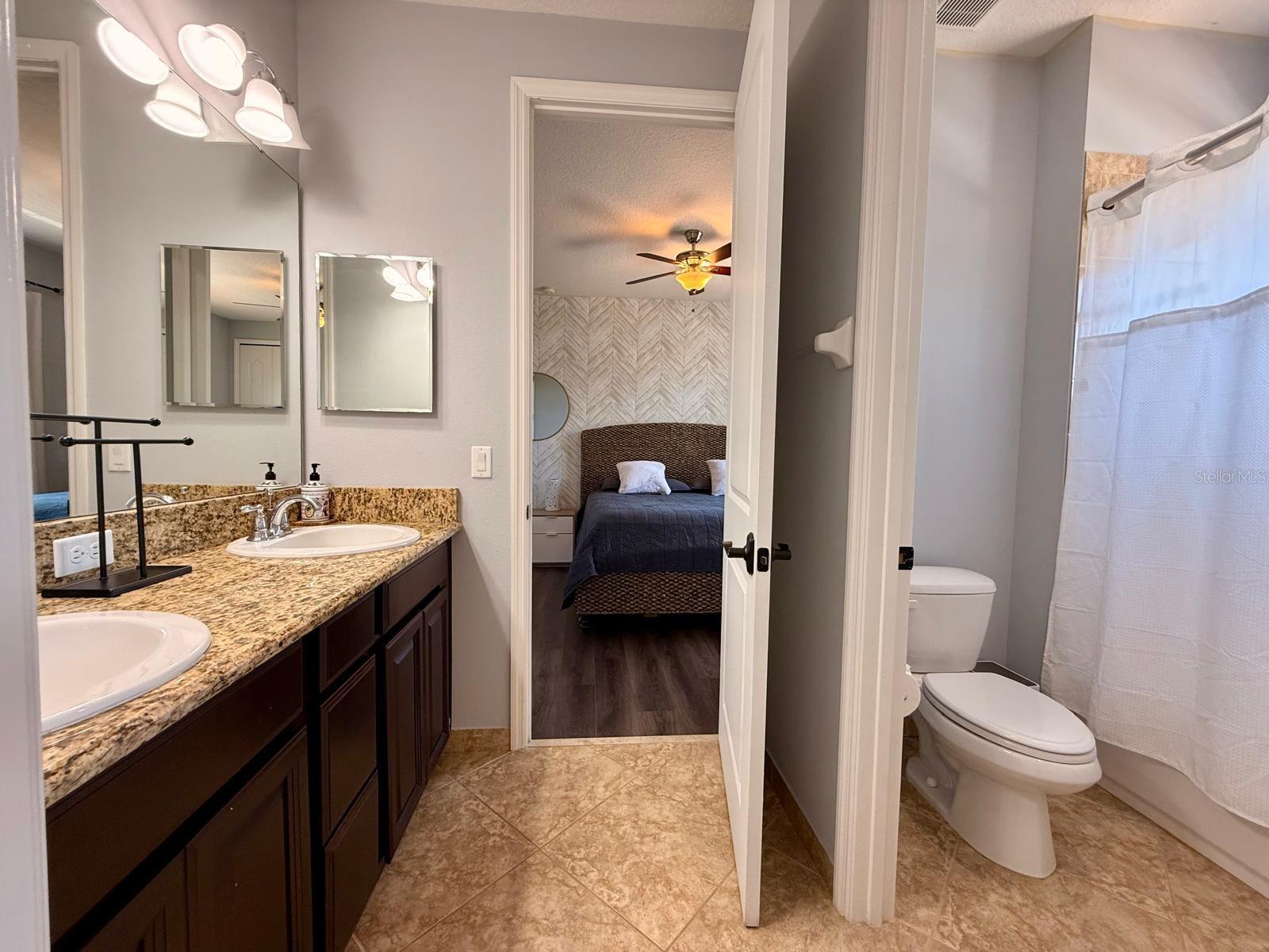 EAGLE CRK PH 01C-VLG D - Residential Lease