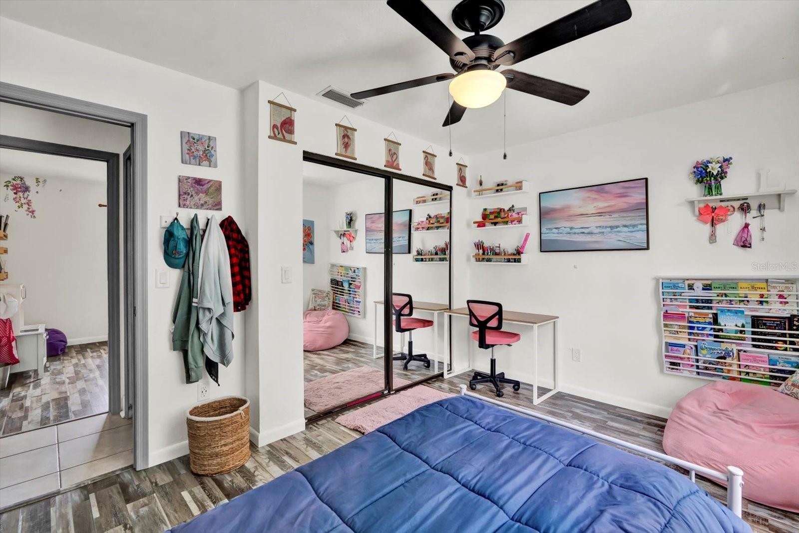 QUIET PLACE IN COUNTRY UNIT 01-04 - Residential