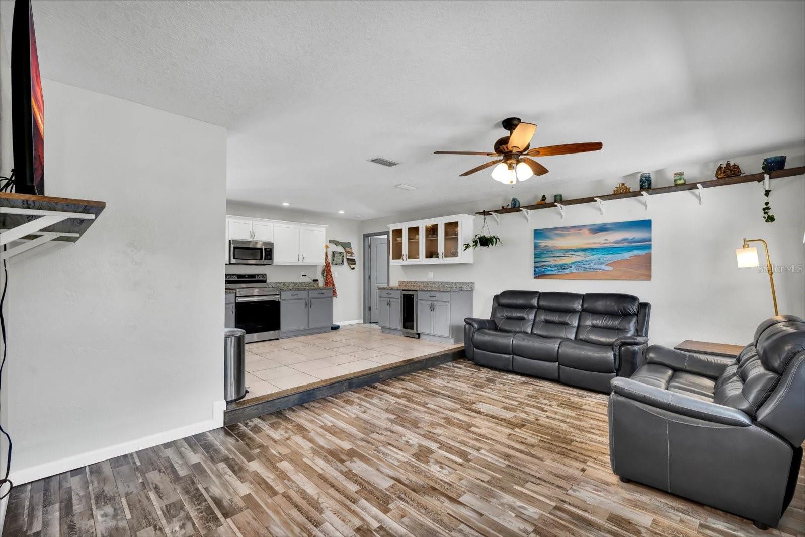 QUIET PLACE IN COUNTRY UNIT 01-04 - Residential