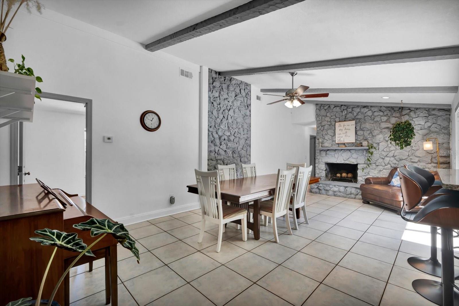 QUIET PLACE IN COUNTRY UNIT 01-04 - Residential