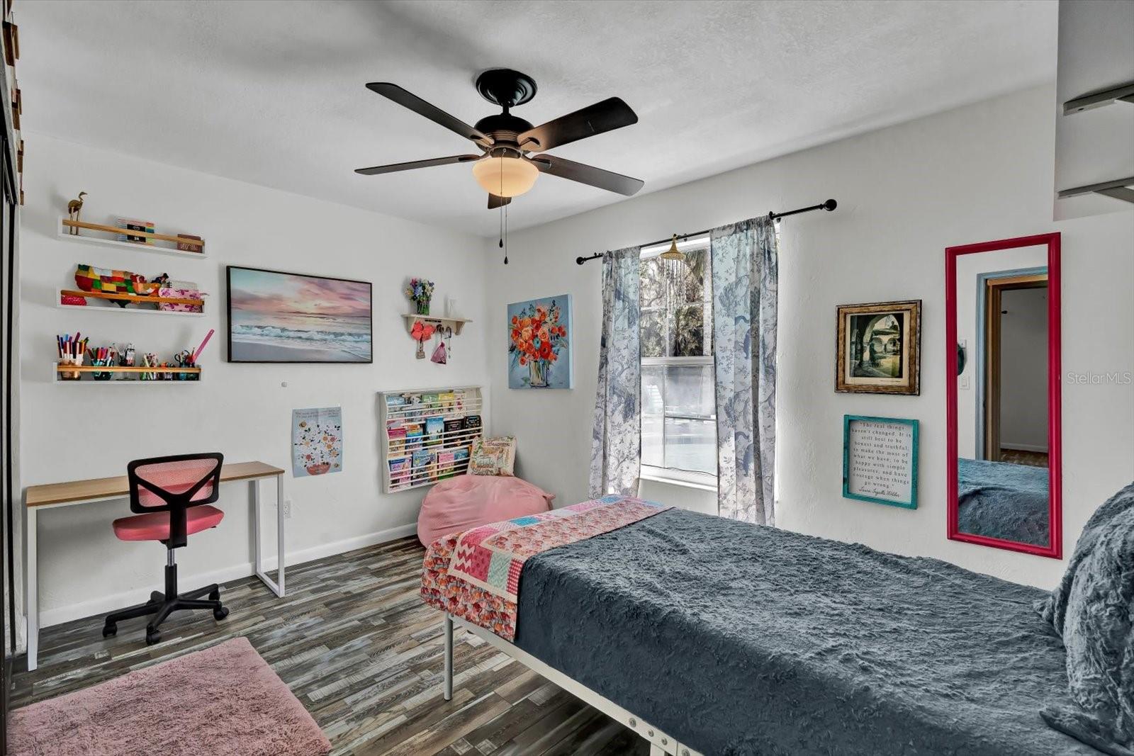 QUIET PLACE IN COUNTRY UNIT 01-04 - Residential