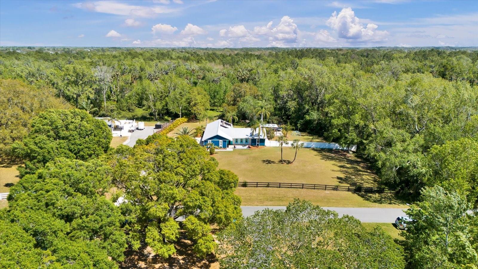 QUIET PLACE IN COUNTRY UNIT 01-04 - Residential