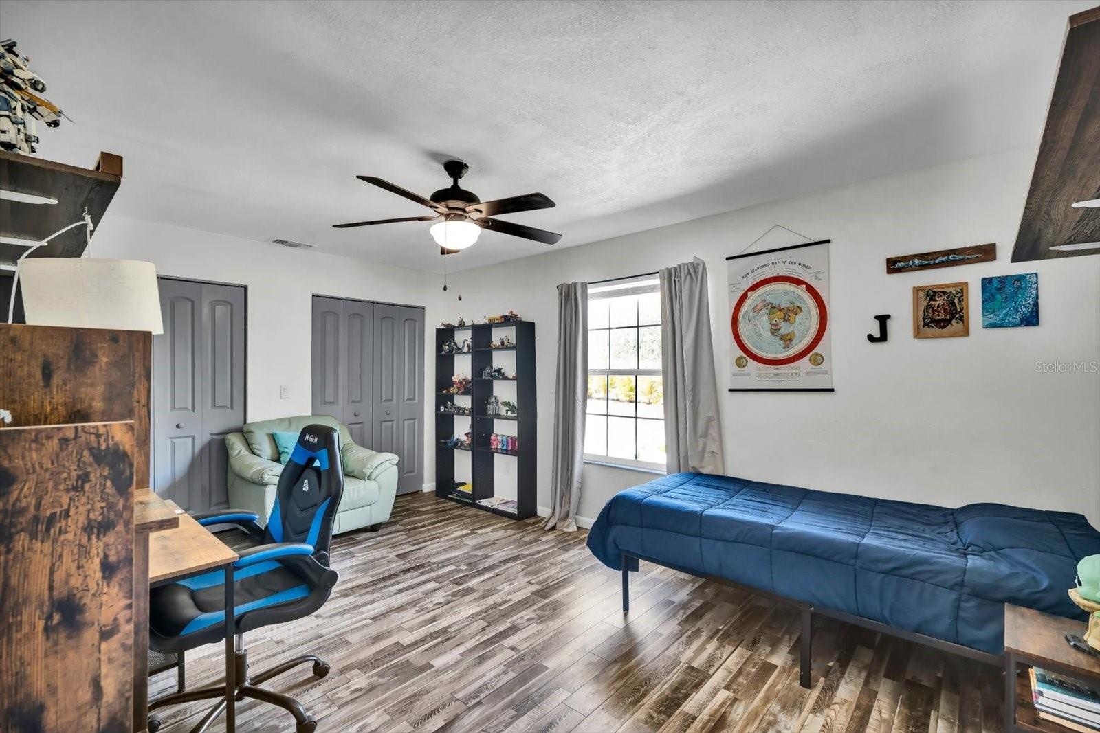 QUIET PLACE IN COUNTRY UNIT 01-04 - Residential