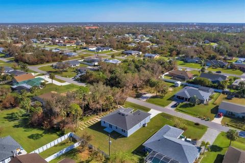 A home in PORT CHARLOTTE