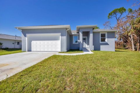 A home in PORT CHARLOTTE