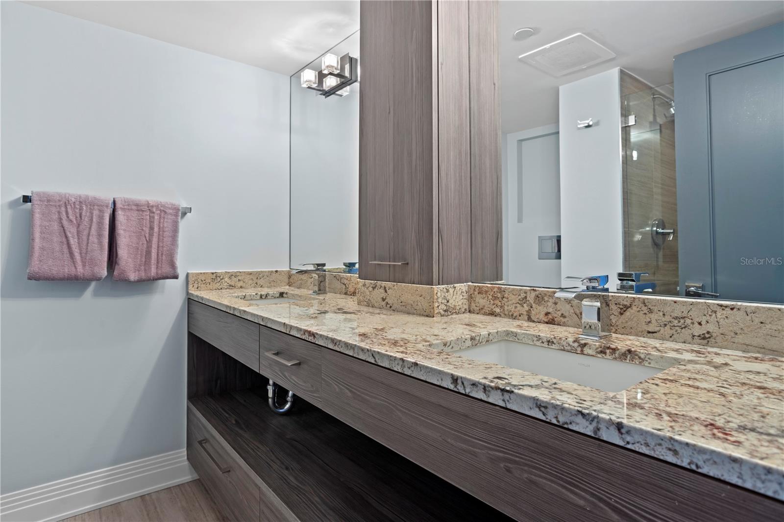 MONTE CARLO TOWERS A CONDOMINI - Residential Lease