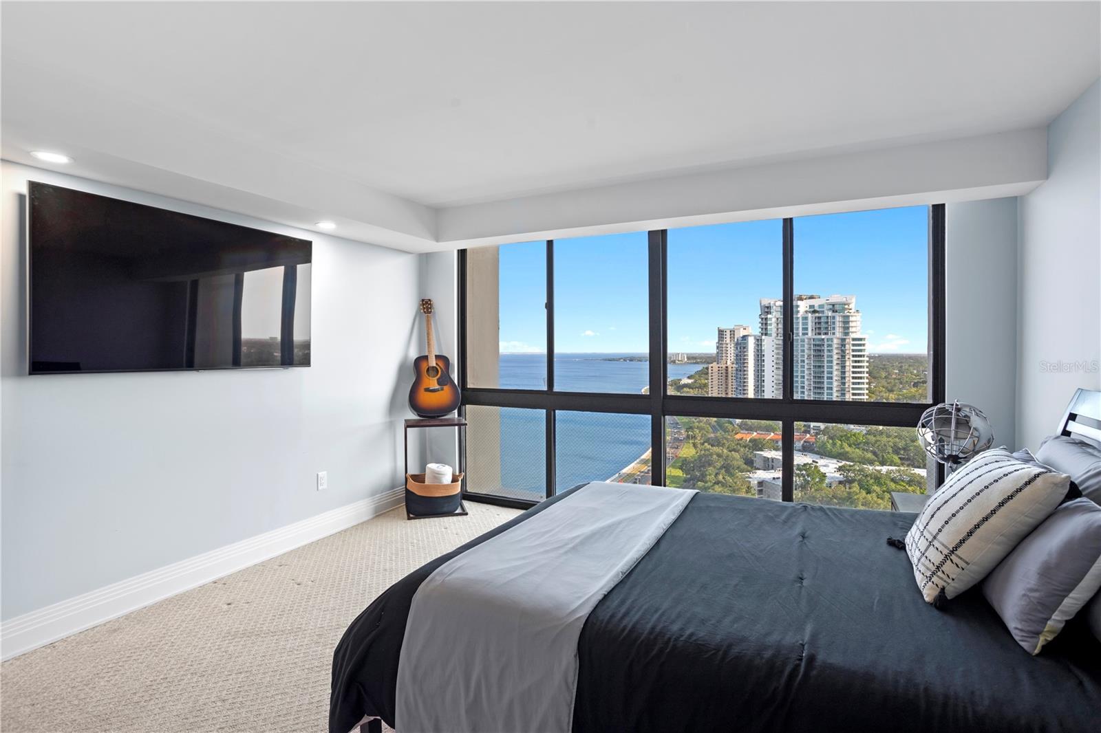 MONTE CARLO TOWERS A CONDOMINI - Residential Lease