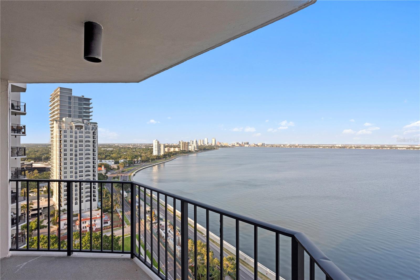 MONTE CARLO TOWERS A CONDOMINI - Residential Lease