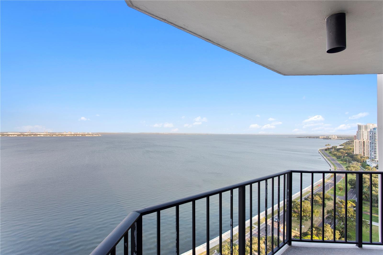 MONTE CARLO TOWERS A CONDOMINI - Residential Lease