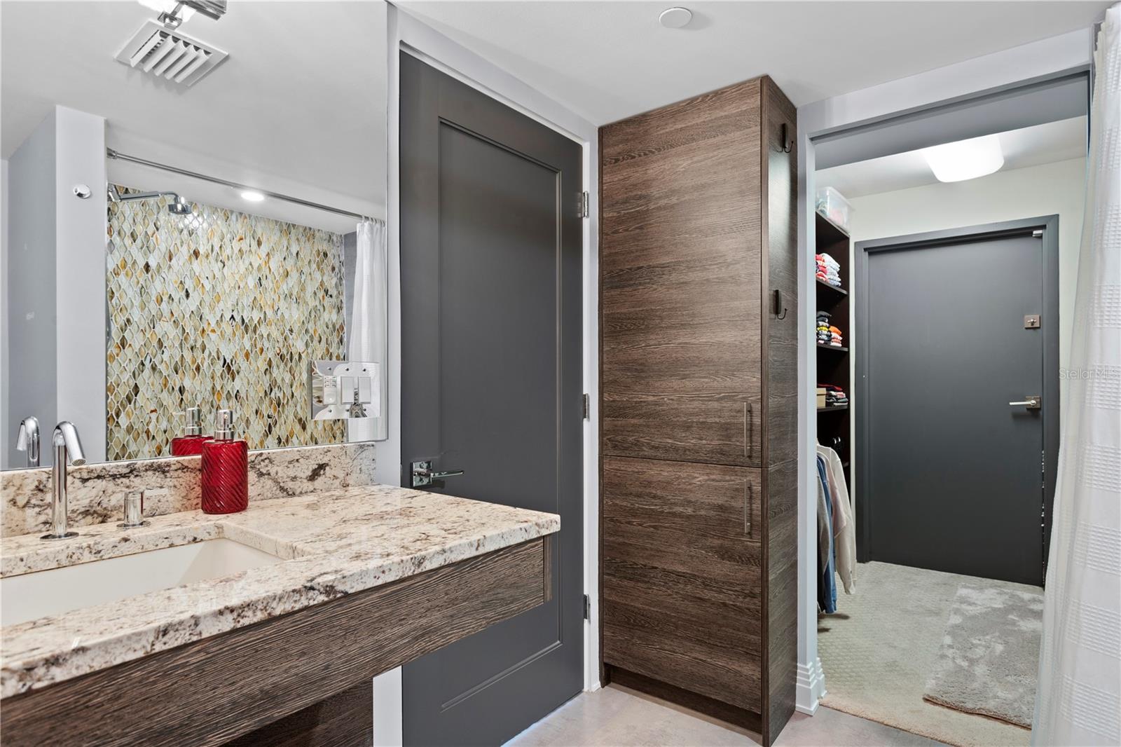 MONTE CARLO TOWERS A CONDOMINI - Residential Lease