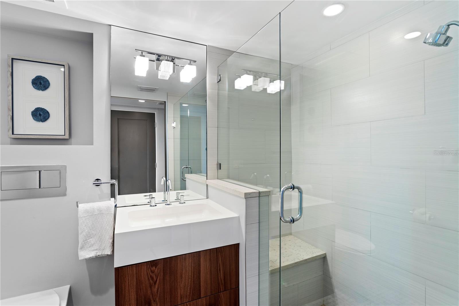 MONTE CARLO TOWERS A CONDOMINI - Residential Lease