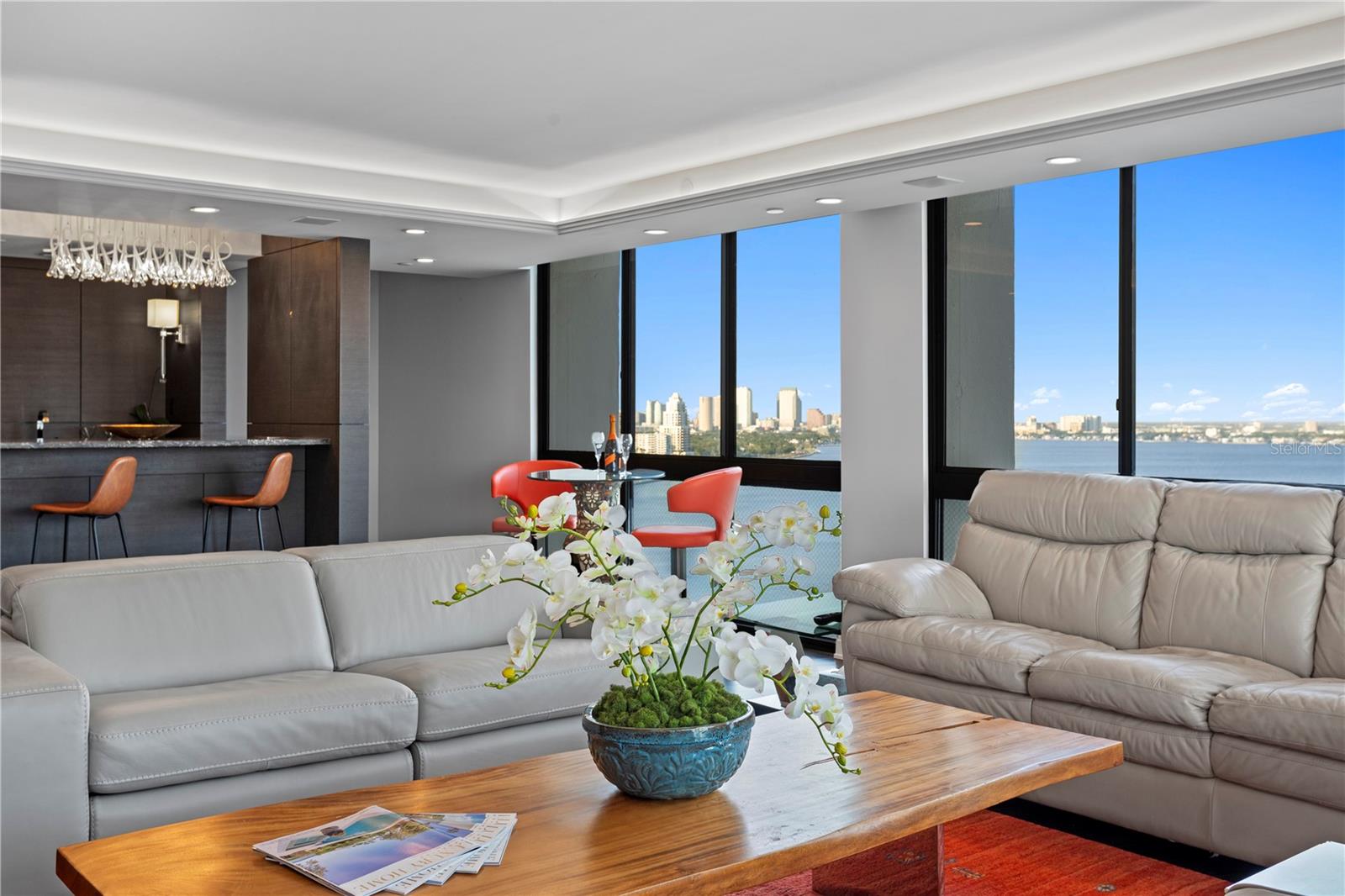 MONTE CARLO TOWERS A CONDOMINI - Residential Lease