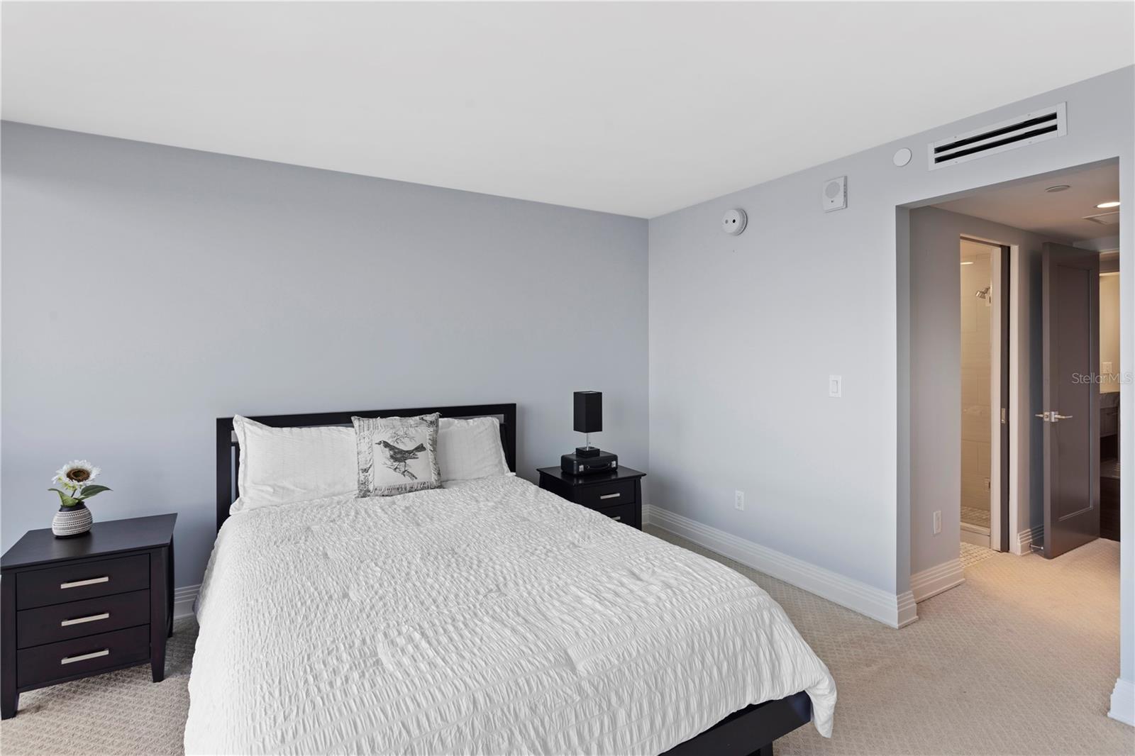 MONTE CARLO TOWERS A CONDOMINI - Residential Lease