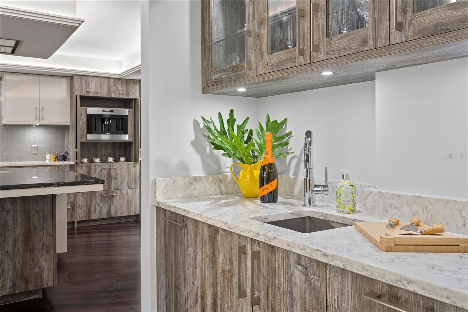 MONTE CARLO TOWERS A CONDOMINI - Residential Lease