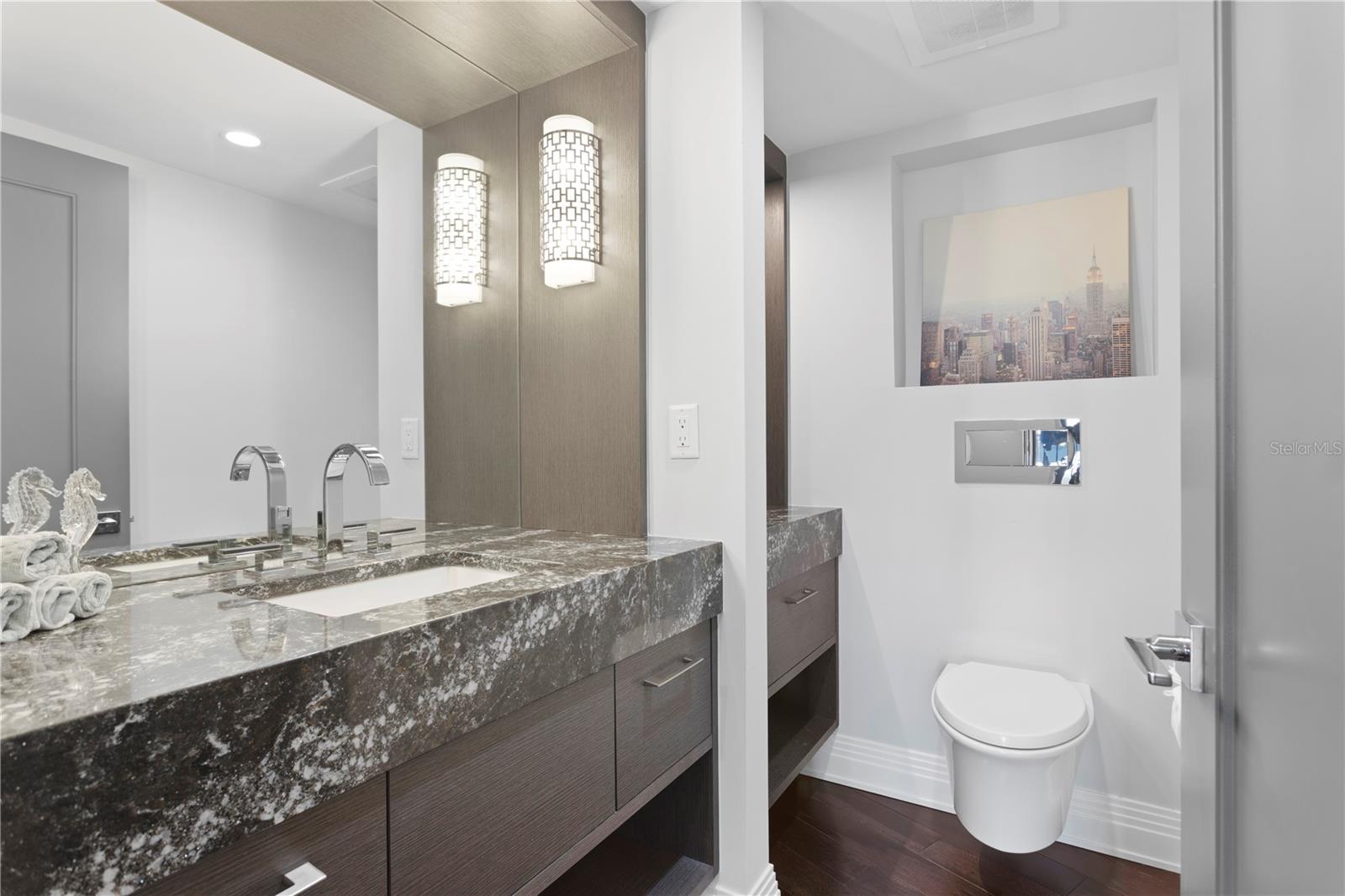 MONTE CARLO TOWERS A CONDOMINI - Residential Lease