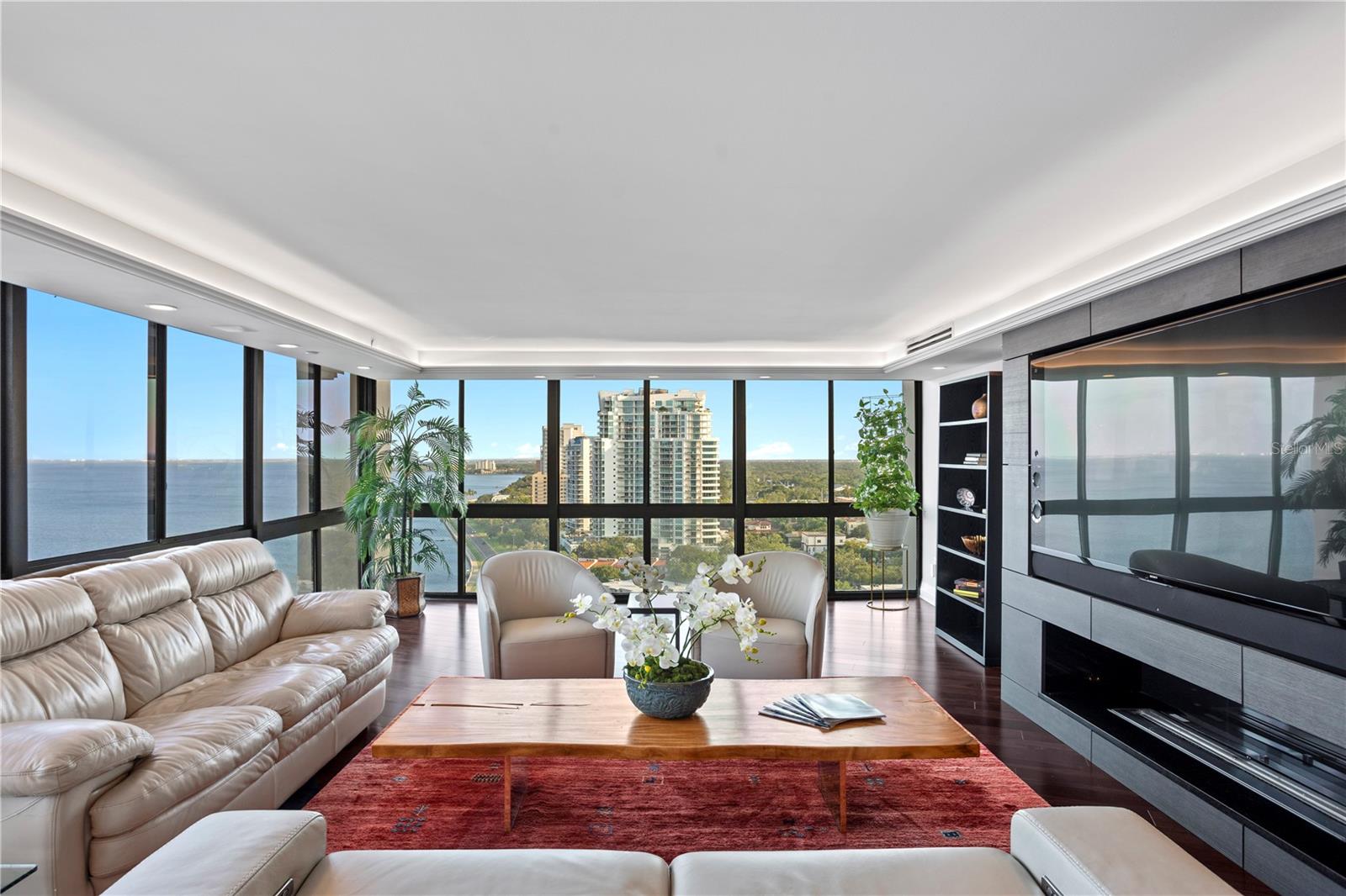 MONTE CARLO TOWERS A CONDOMINI - Residential Lease