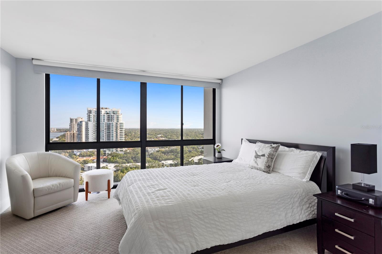 MONTE CARLO TOWERS A CONDOMINI - Residential Lease