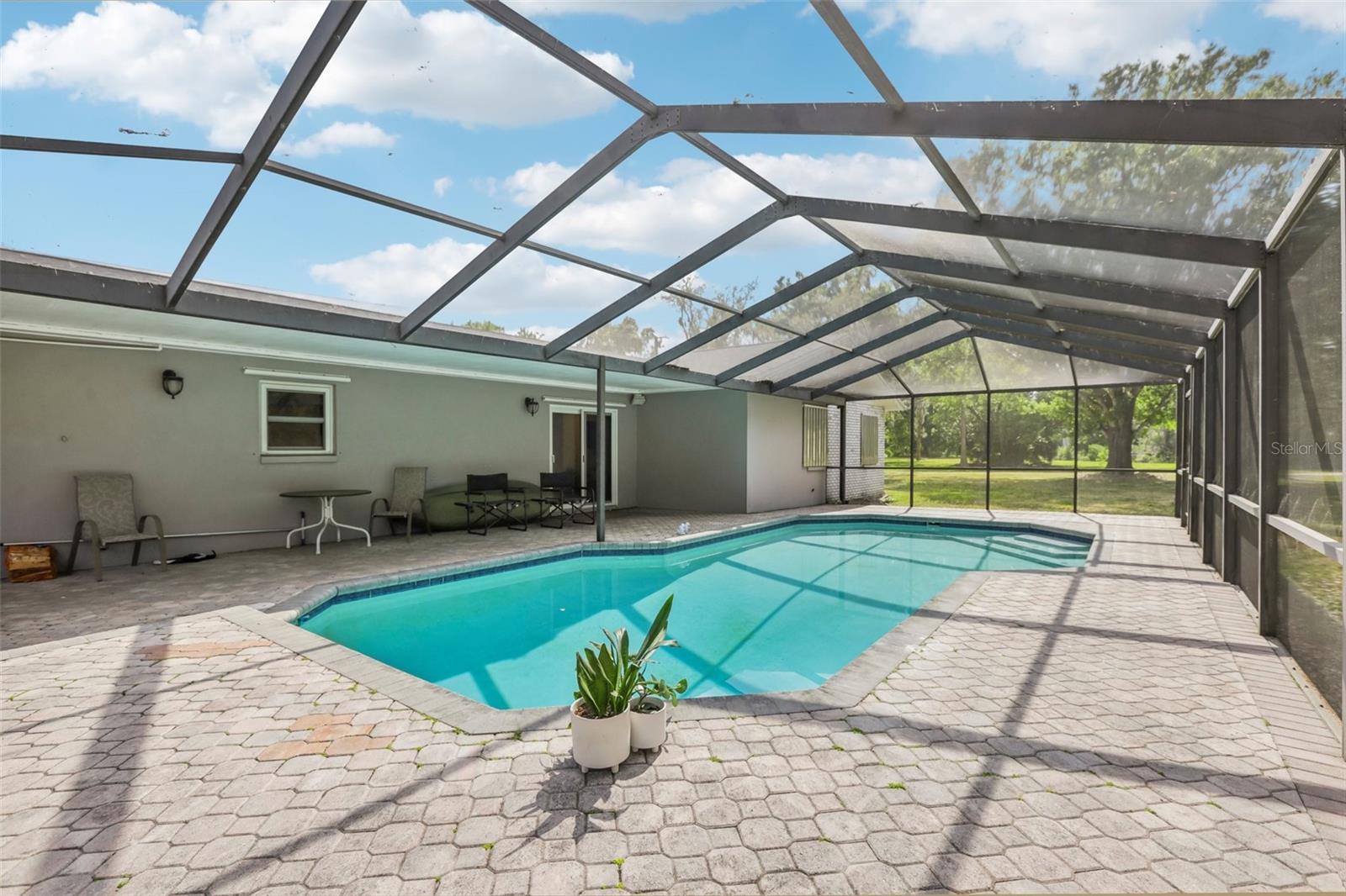 1226 DEBUEL ROAD
