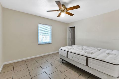 Single Family Residence in PORT CHARLOTTE FL 1329 NEWTON STREET 21.jpg