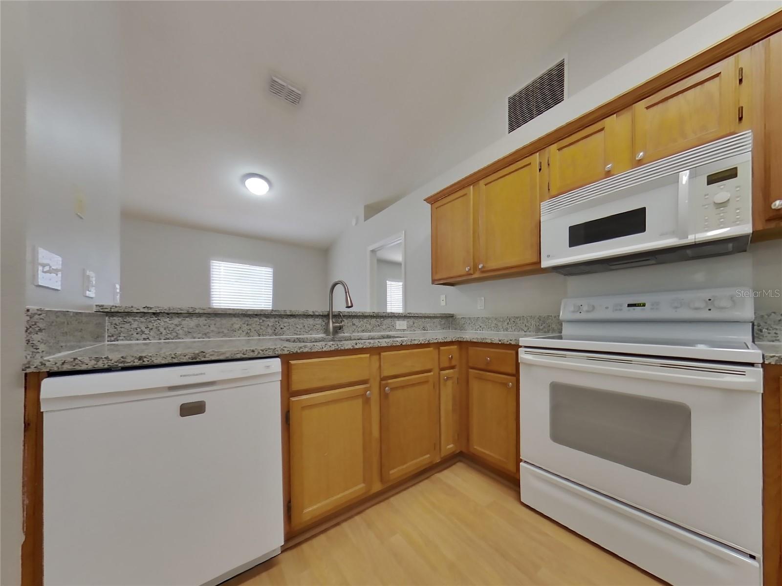 MASCOTTE BAY RIDGE SUB - Residential Lease