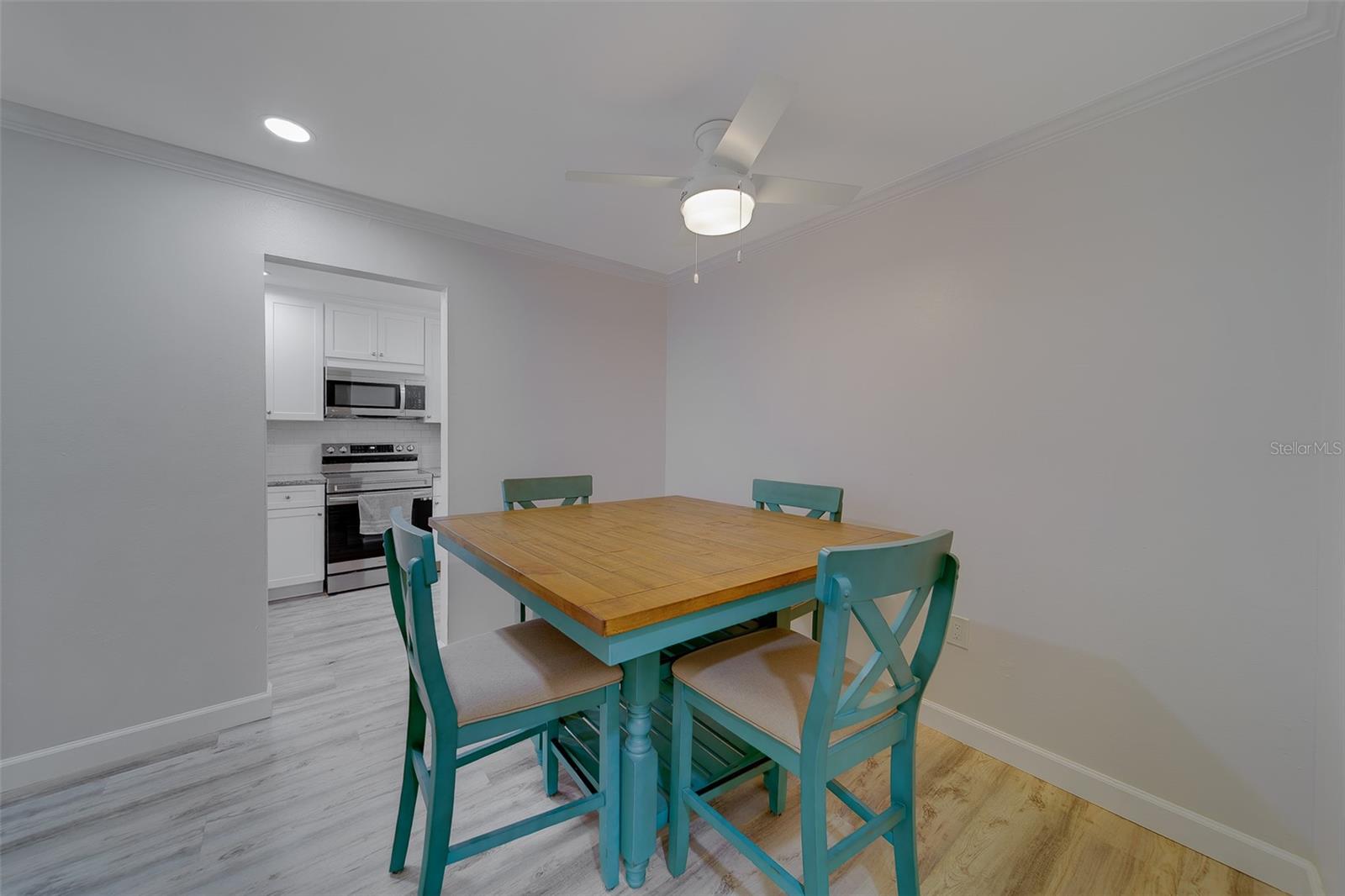 MEDITERRANEAN MANORS - Residential