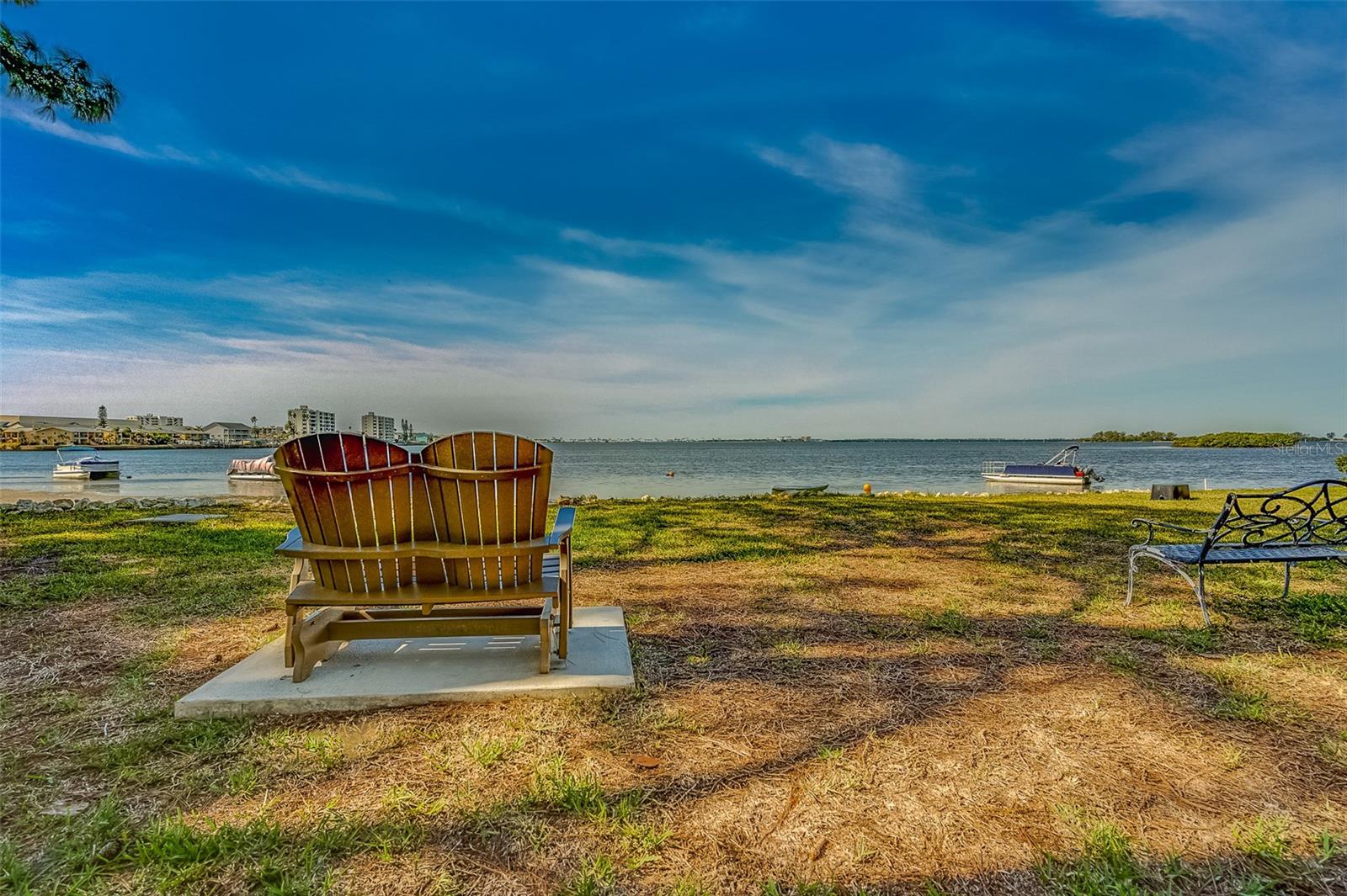 MEDITERRANEAN MANORS - Residential