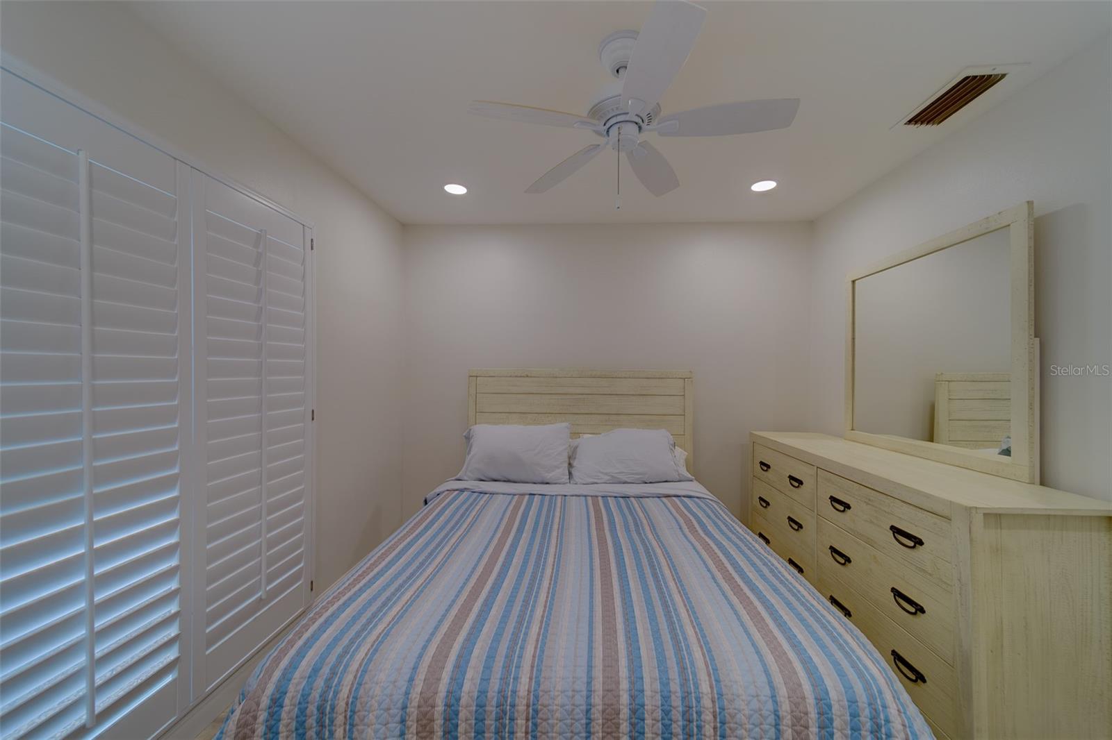 MEDITERRANEAN MANORS - Residential