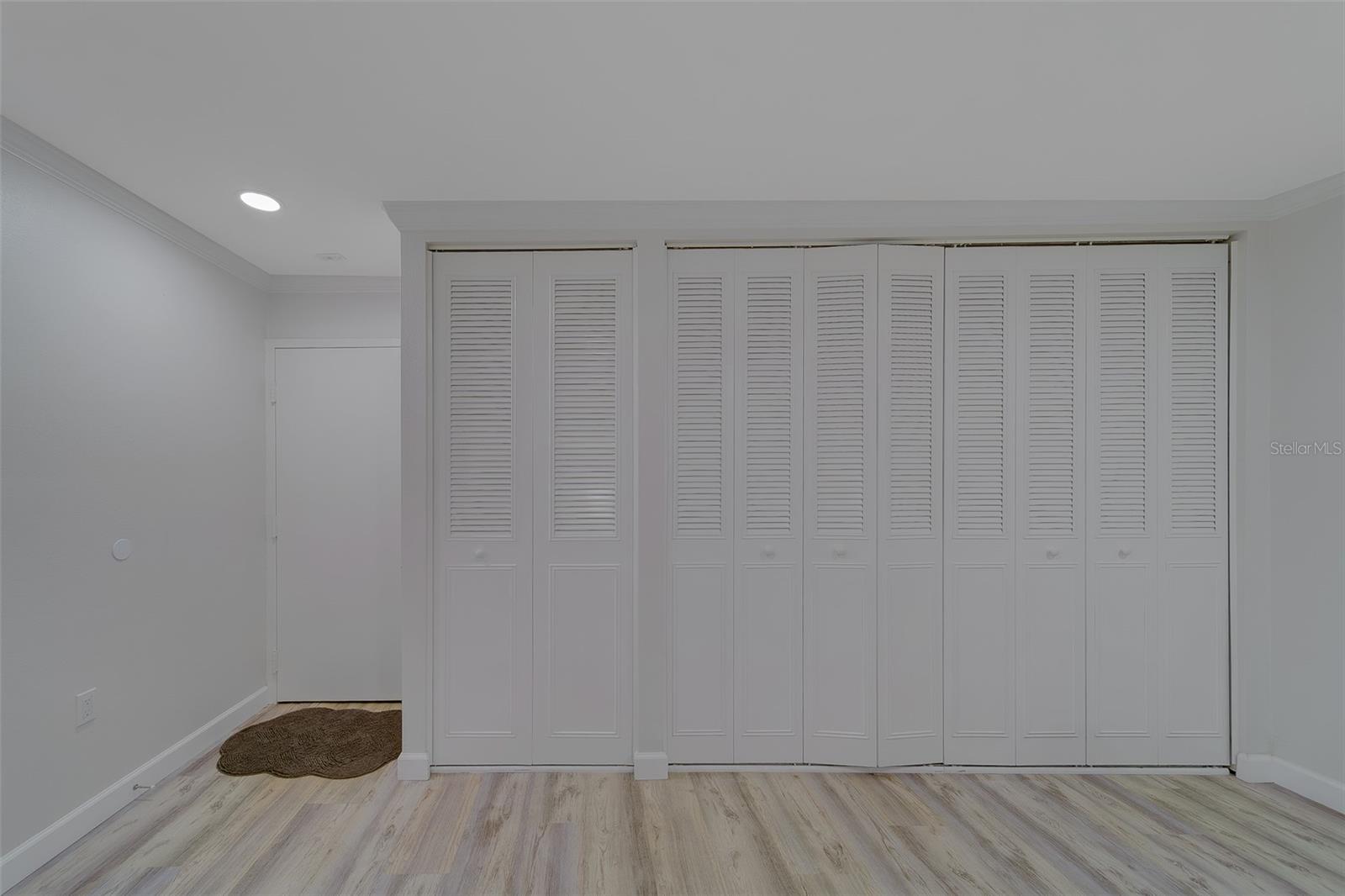 MEDITERRANEAN MANORS - Residential