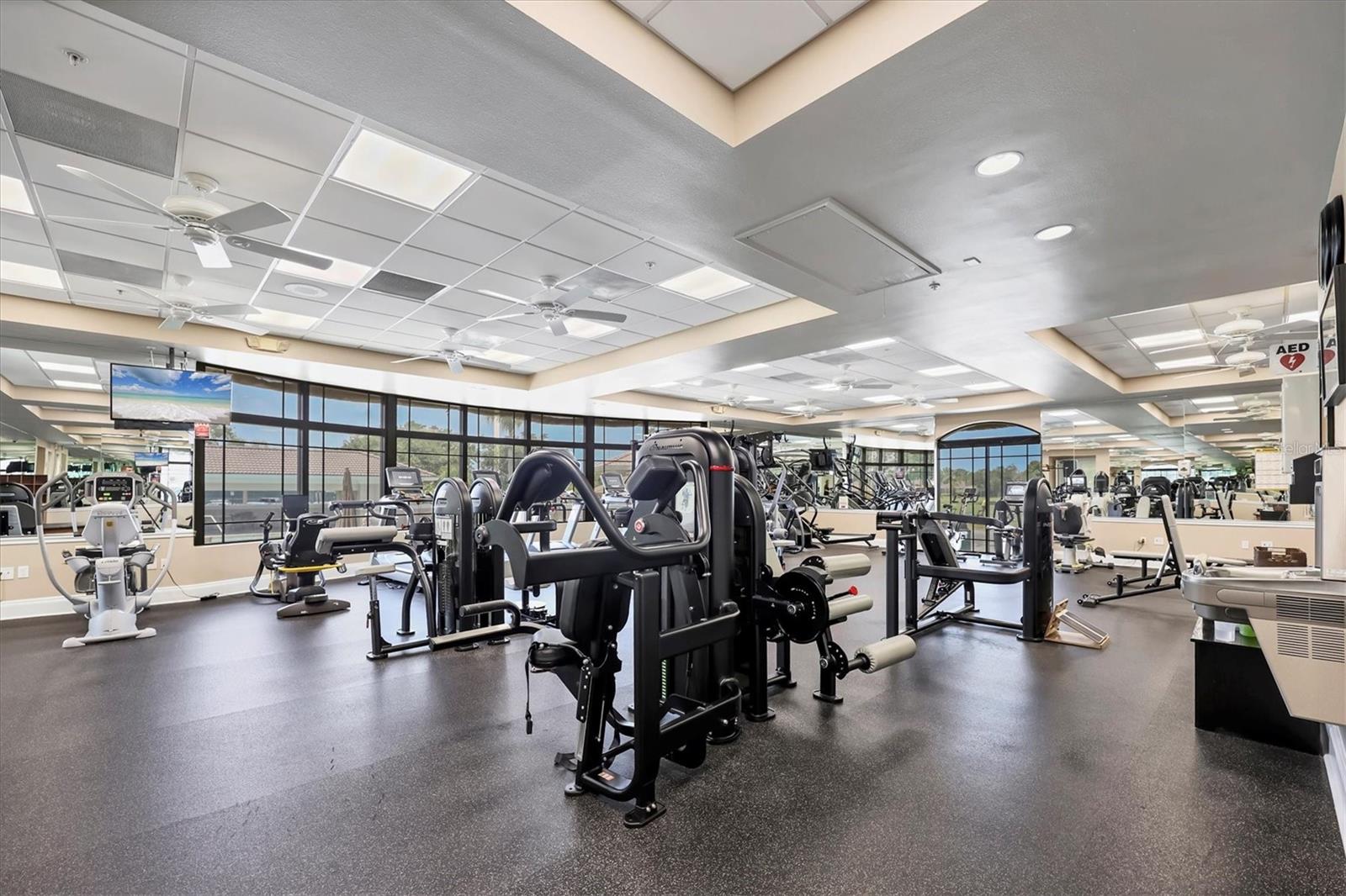 HERITAGE OAKS GOLF & COUNTRY CLUB - Residential